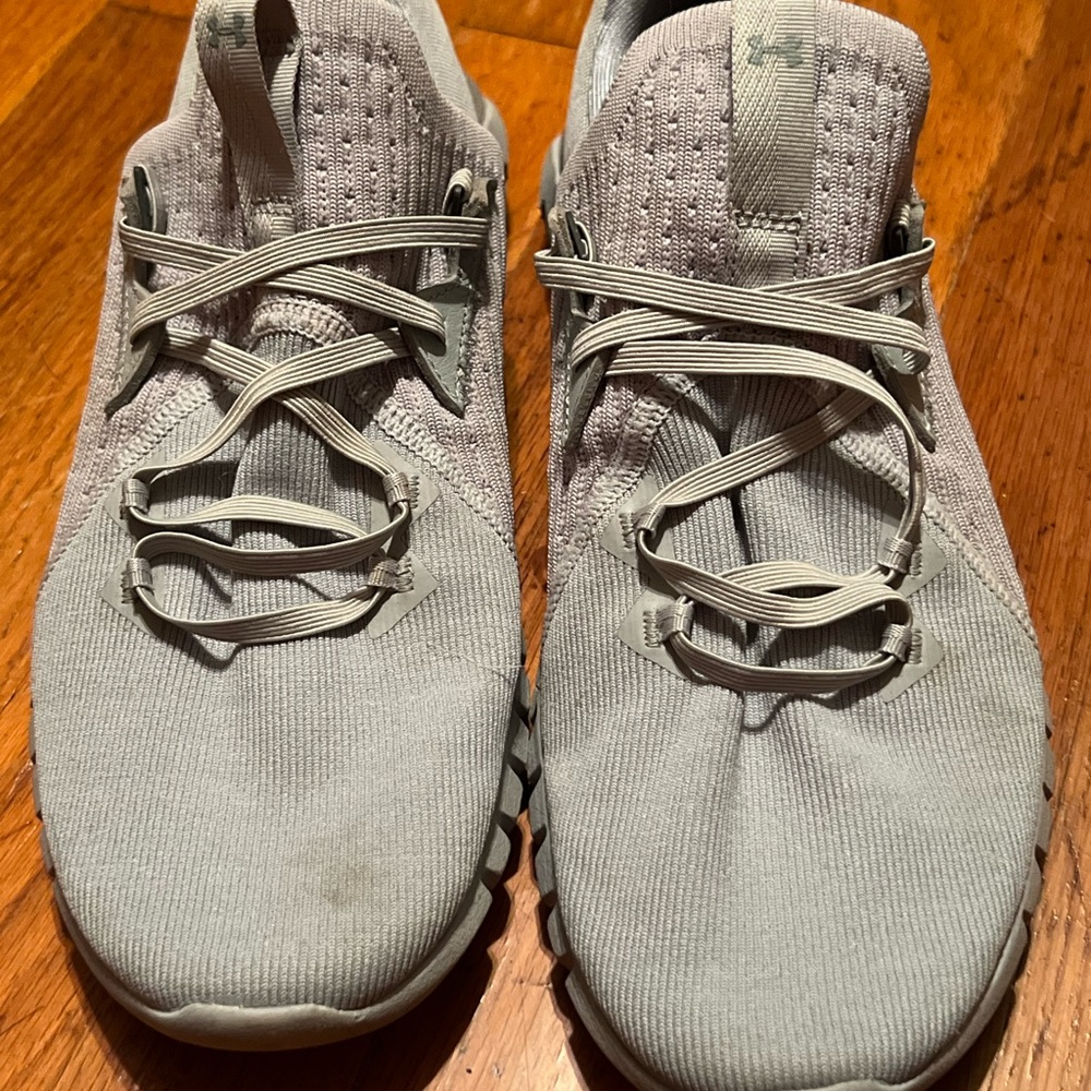 Men’s Under Armor Tennis Shoes 9.5